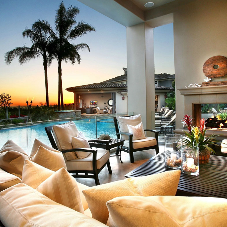Modern apartment on the bay