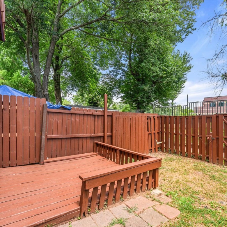 9613 Aspen Pl, Manassas, VA