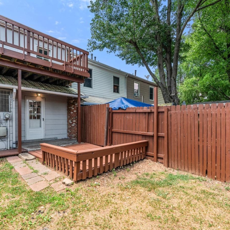 9613 Aspen Pl, Manassas, VA