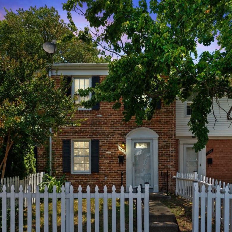 9613 Aspen Pl, Manassas, VA
