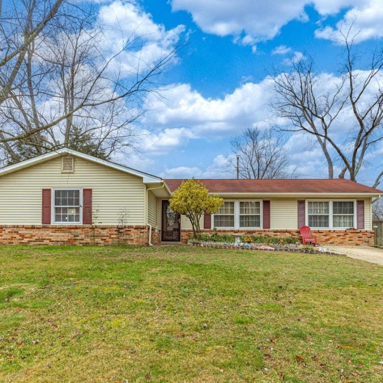 219 Brent Rd, Waldorf, MD 20602