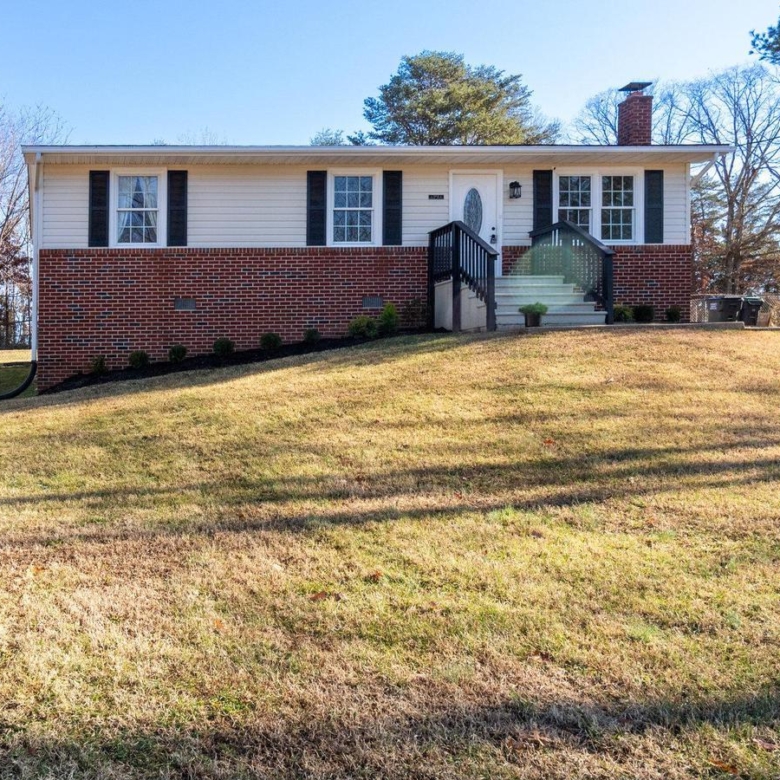 11007 Doe Cir, Fredericksburg, VA 
