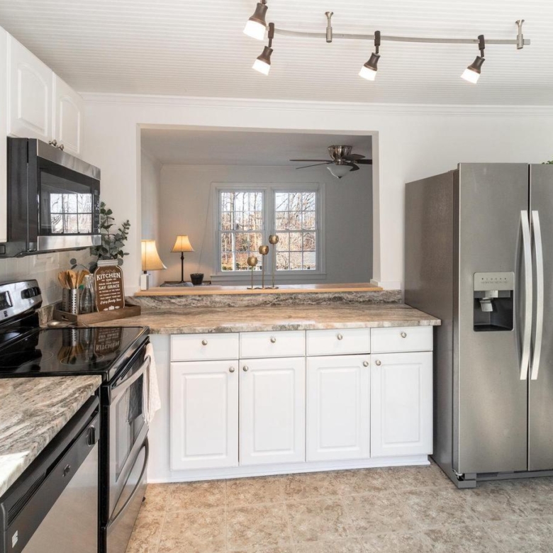 11007 Doe Cir, Fredericksburg, VA 