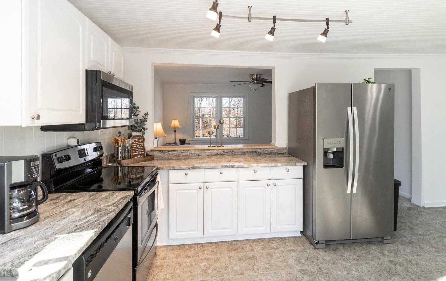 11007 Doe Cir, Fredericksburg, VA 