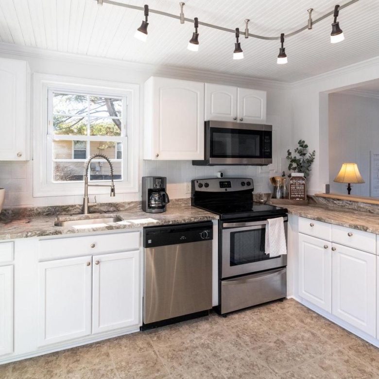 11007 Doe Cir, Fredericksburg, VA 