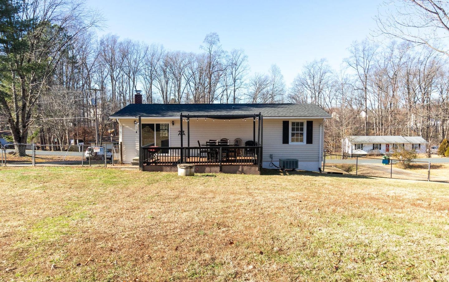11007 Doe Cir, Fredericksburg, VA 