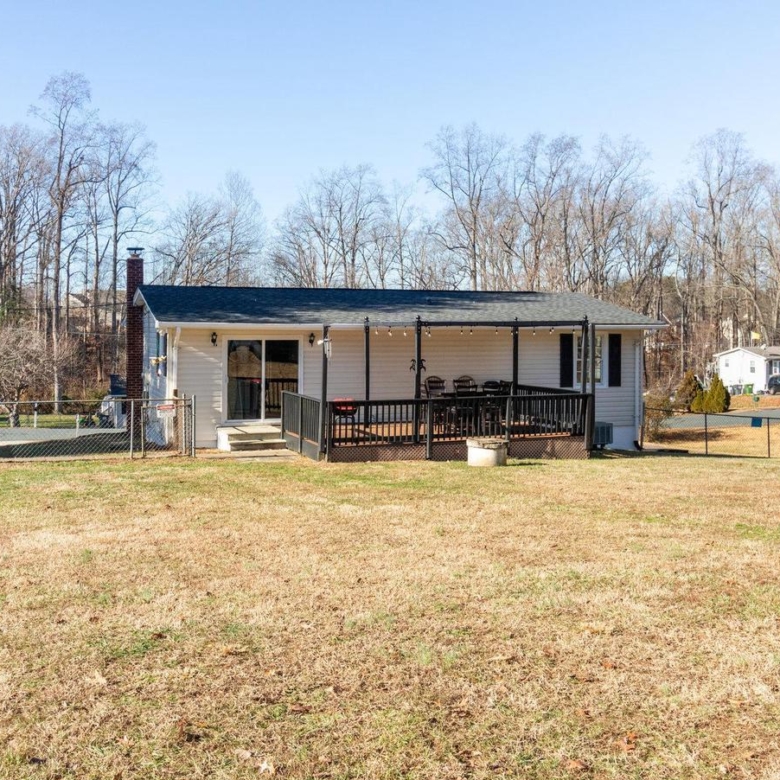 11007 Doe Cir, Fredericksburg, VA 