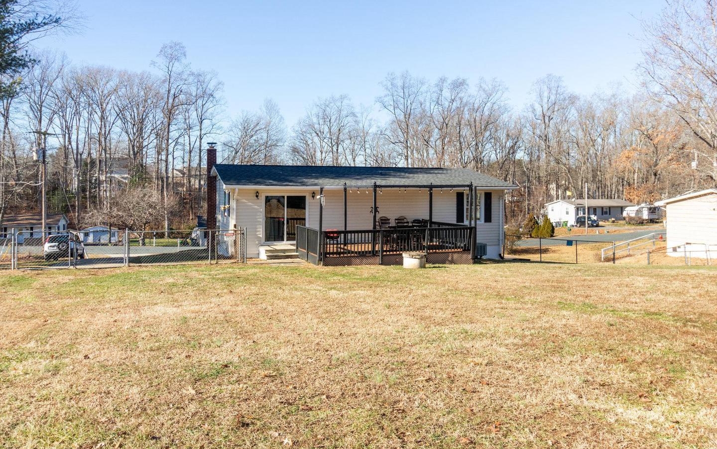 11007 Doe Cir, Fredericksburg, VA 