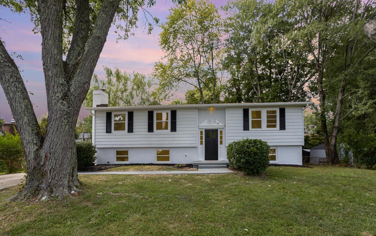 108 Oakridge Dr, Stafford, VA
