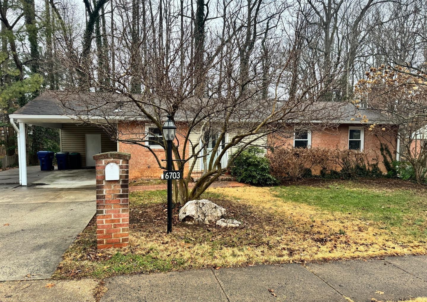 6703 Greenview Ln, Springfield, VA