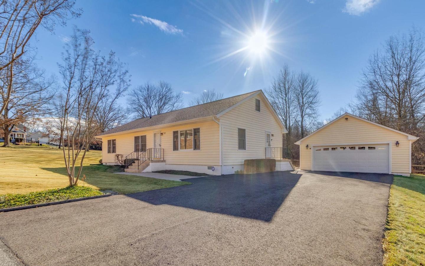 921 Palmer Rd, Fort Washington, MD