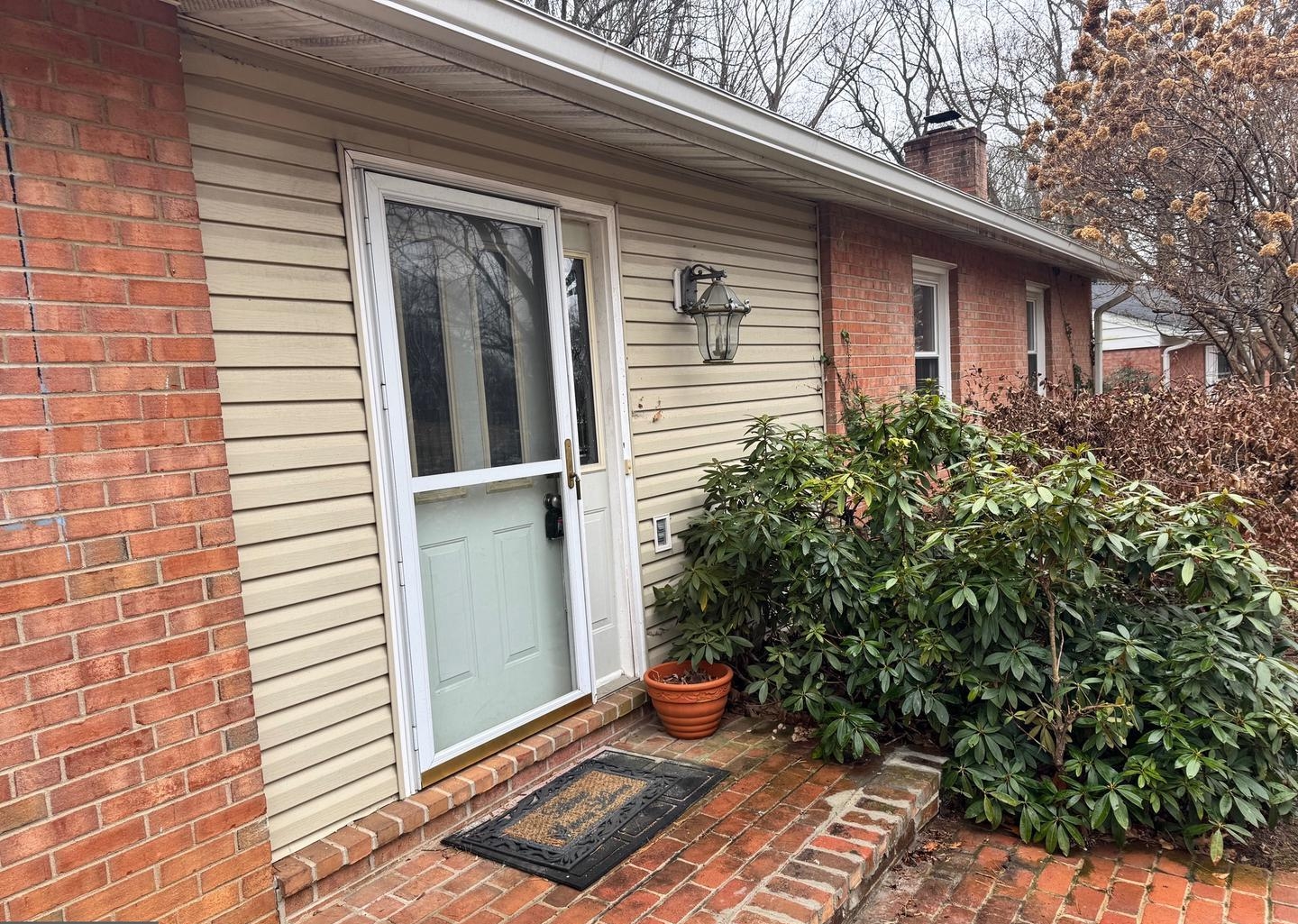 6703 Greenview Ln, Springfield, VA
