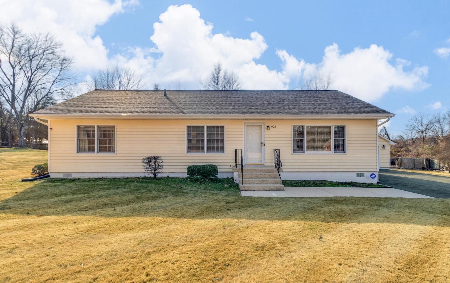 921 Palmer Rd, Fort Washington, MD