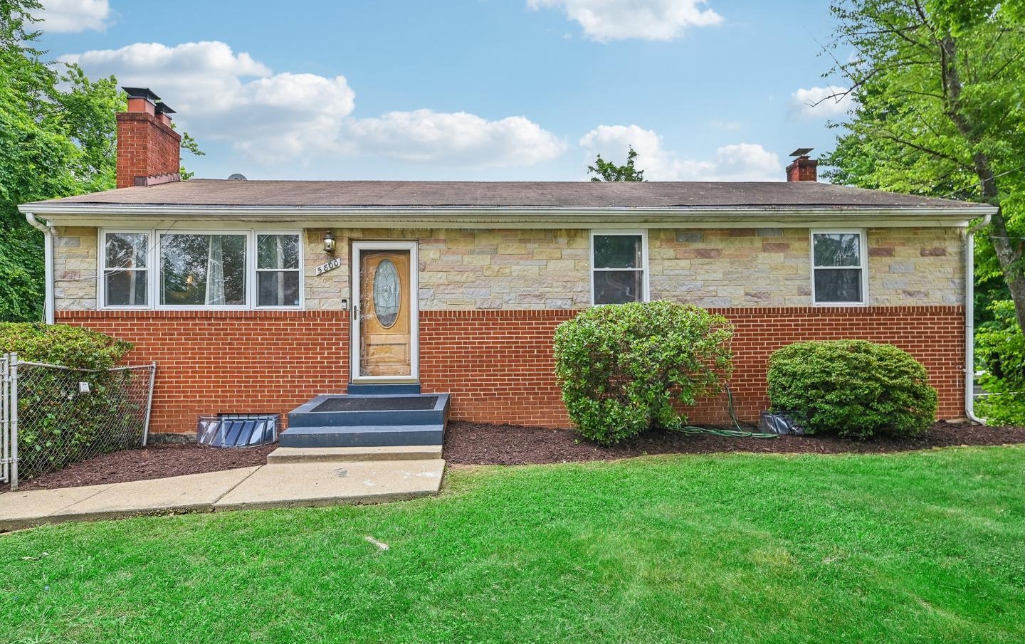 5800 Delta Ln, Suitland, MD