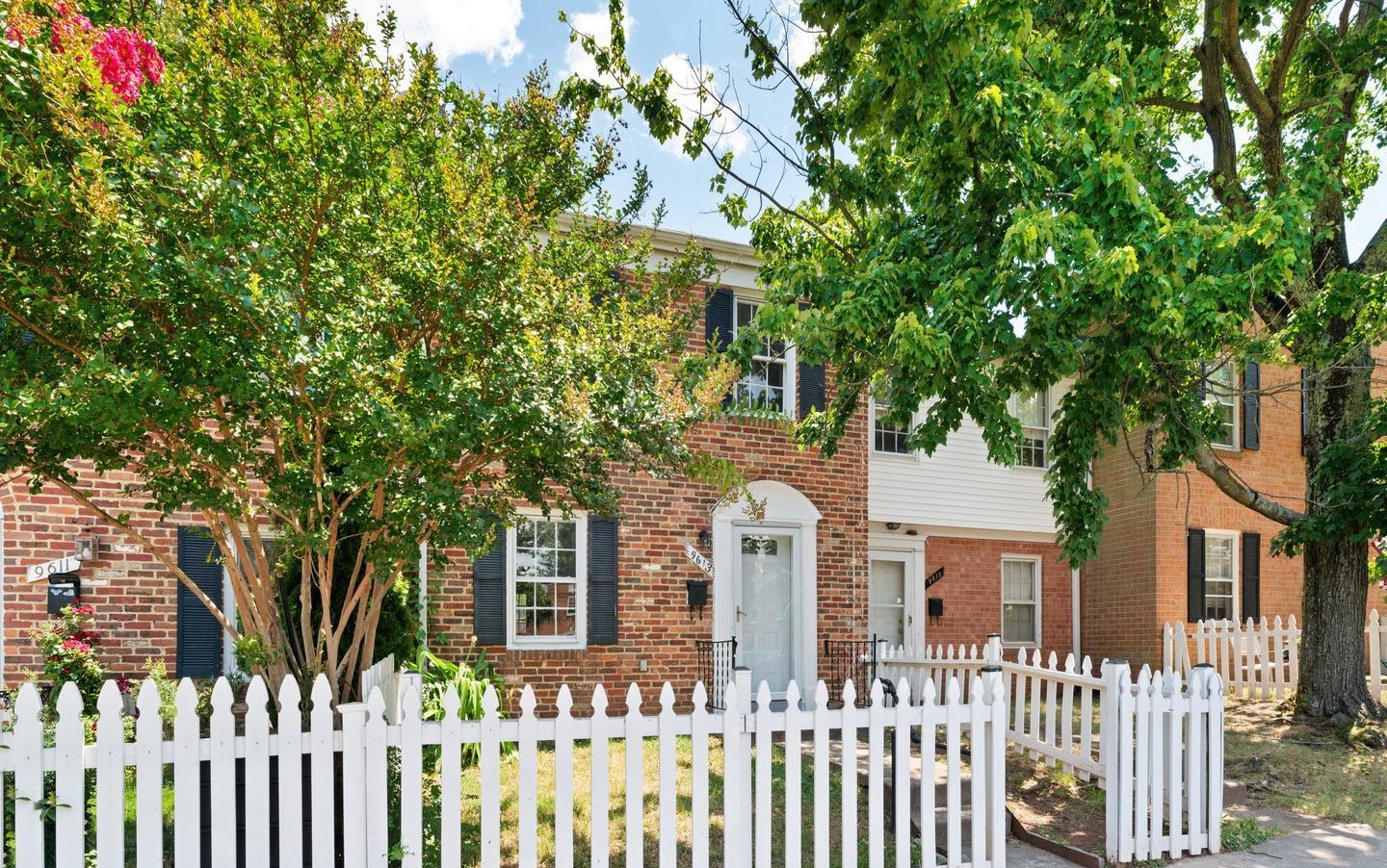 9613 Aspen Pl, Manassas, VA