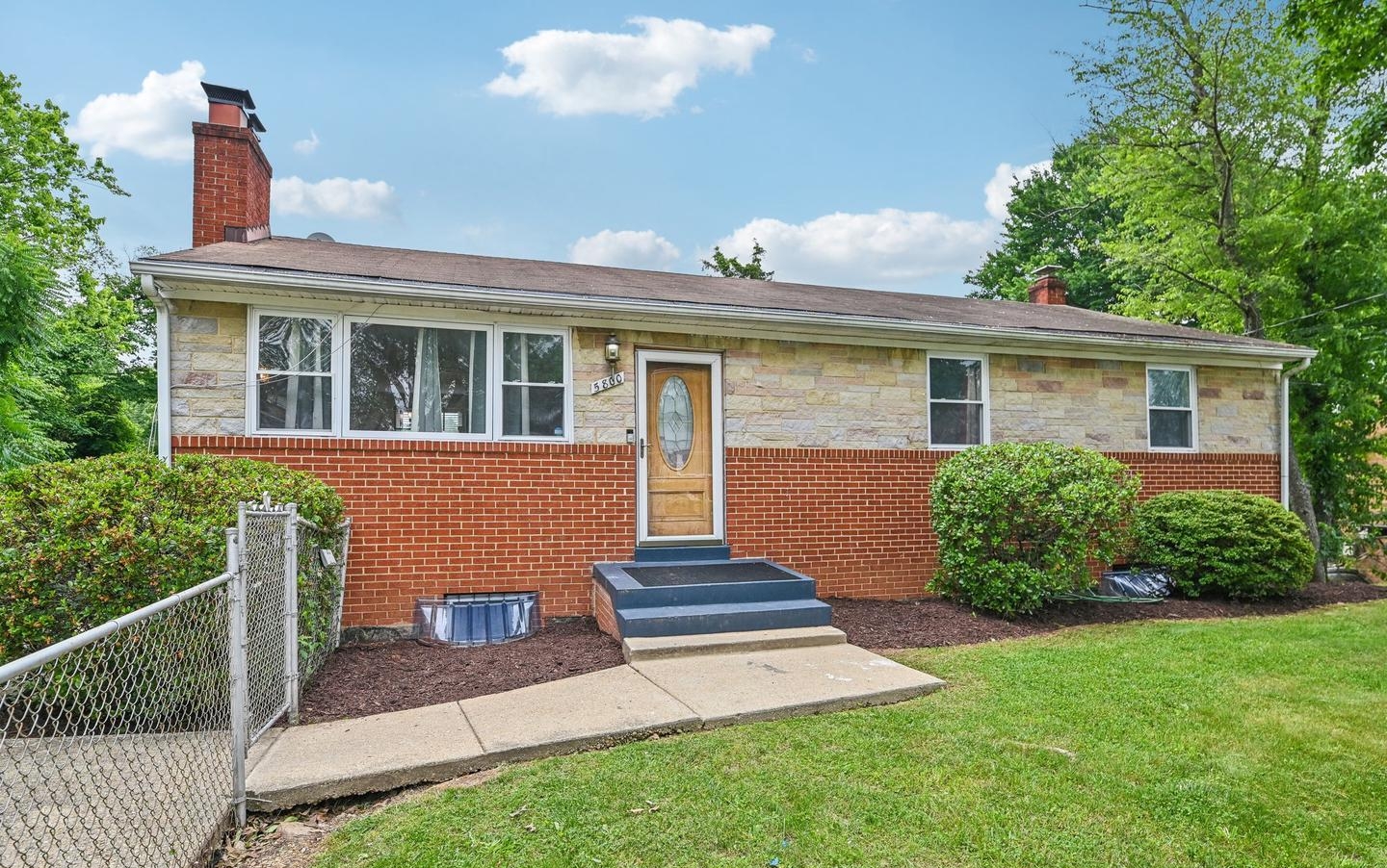 5800 Delta Ln, Suitland, MD