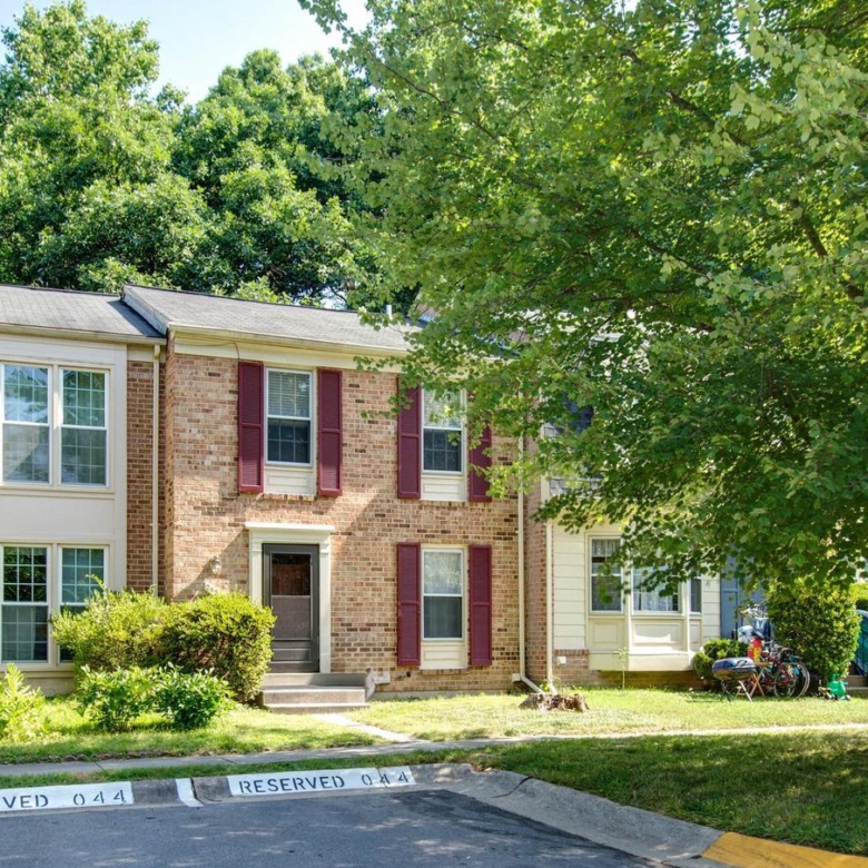 20235 Maple Leaf, Gaithersburg, MD