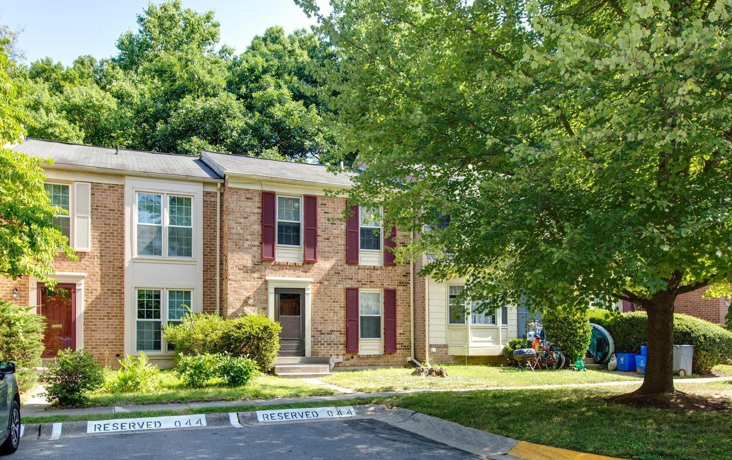 20235 Maple Leaf, Gaithersburg, MD