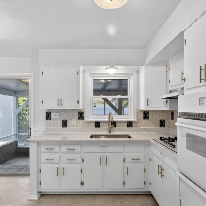 6824 Constance Dr, Springfield, VA
