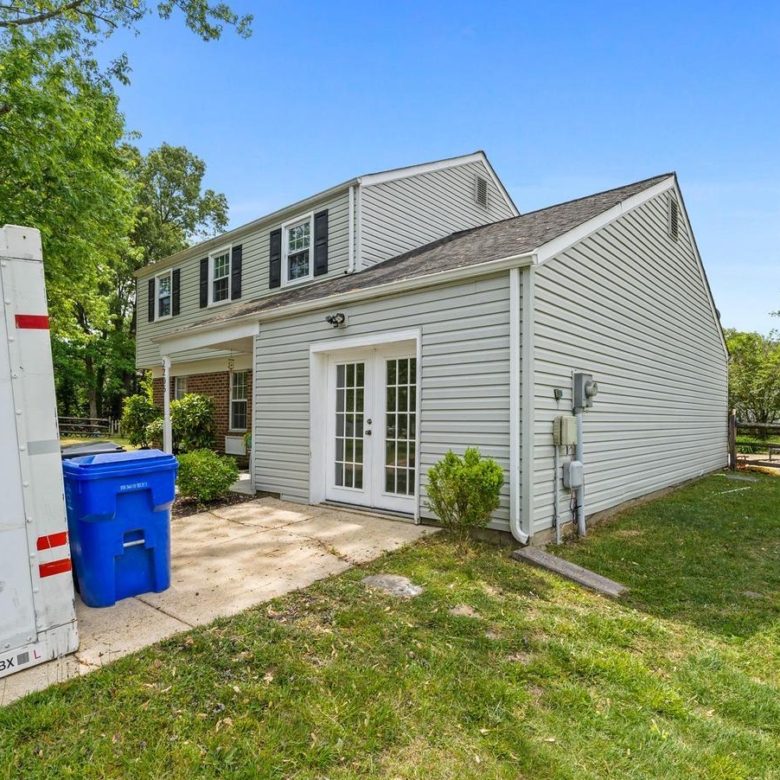 2205 Neville Ct, Waldorf, MD