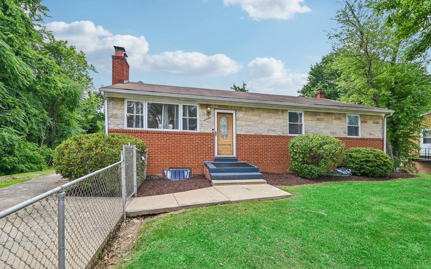 5800 Delta Ln, Suitland, MD