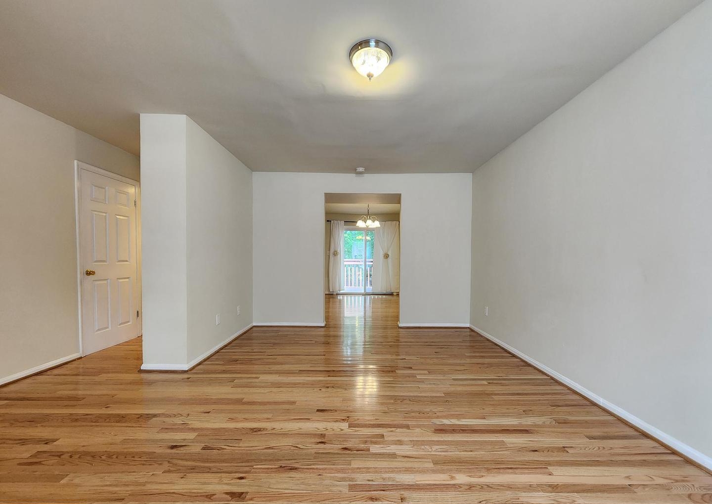20235 Maple Leaf, Gaithersburg, MD