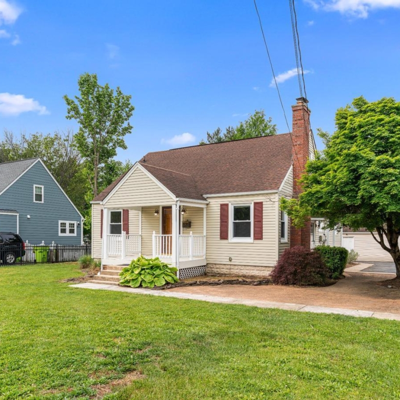 13406 Woodbridge St, Woodbridge, VA