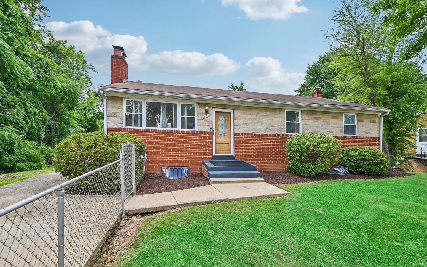 5800 Delta Ln, Suitland, MD