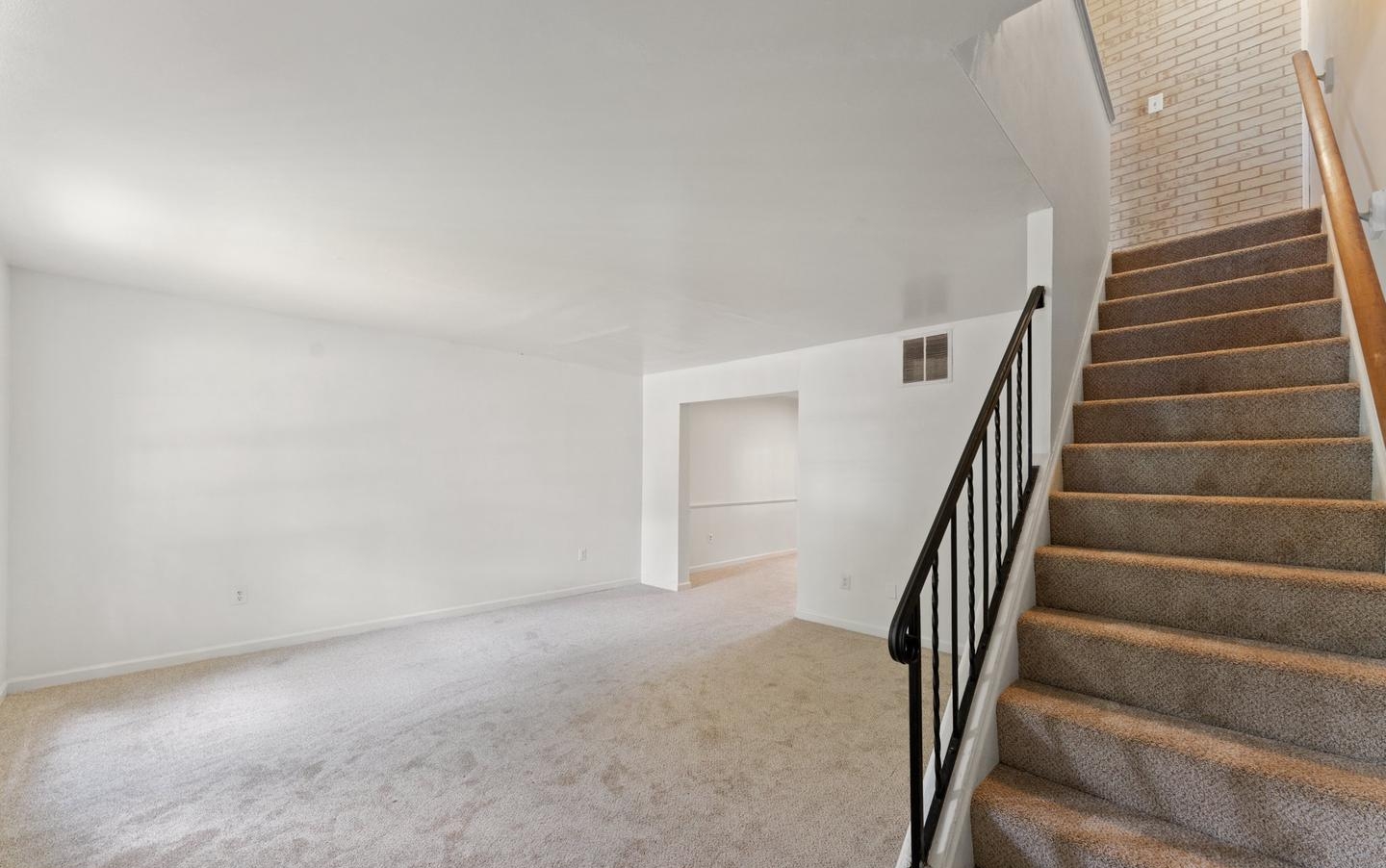 9613 Aspen Pl, Manassas, VA