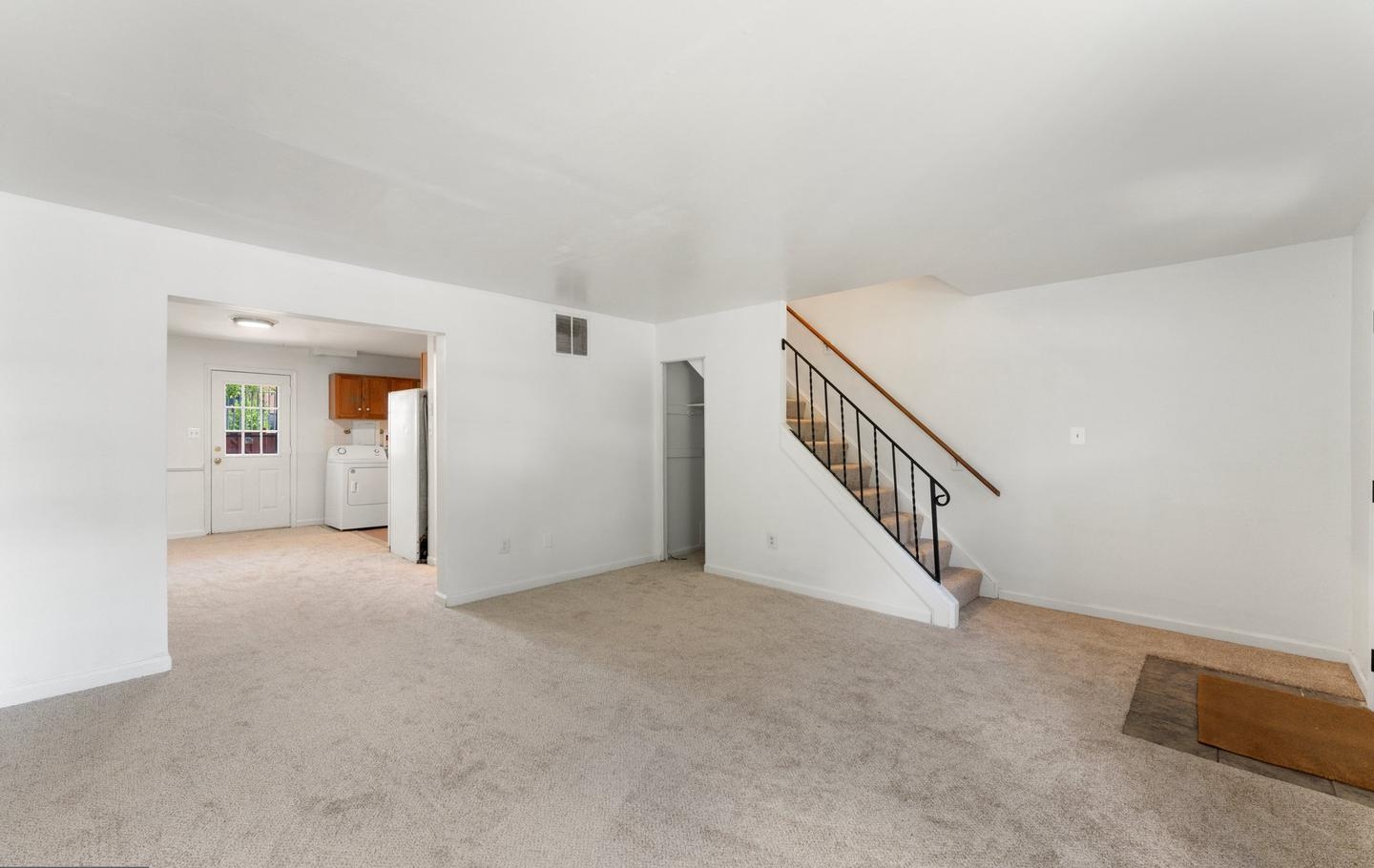 9613 Aspen Pl, Manassas, VA