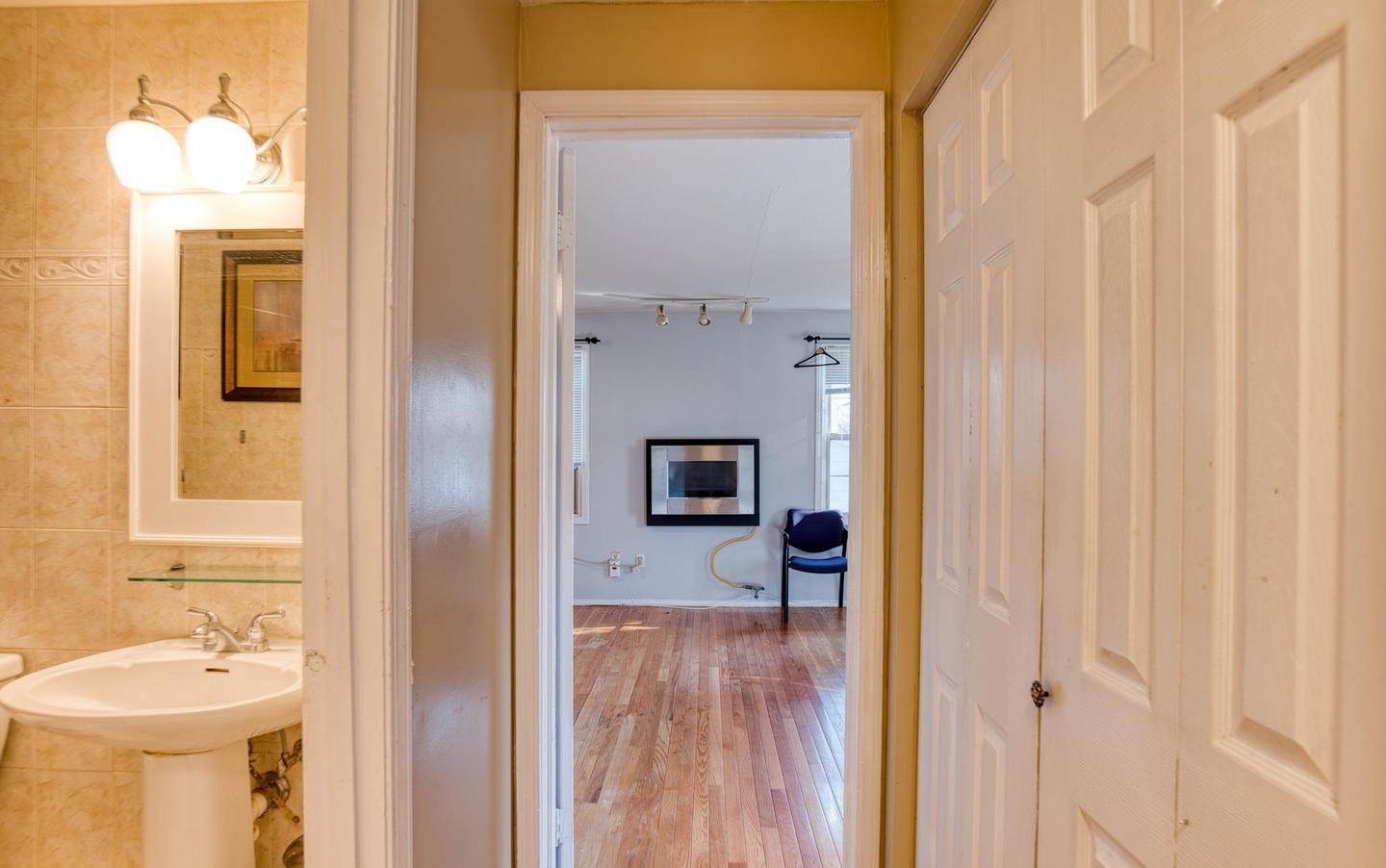 2207 Owens Rd, Oxon Hill, MD