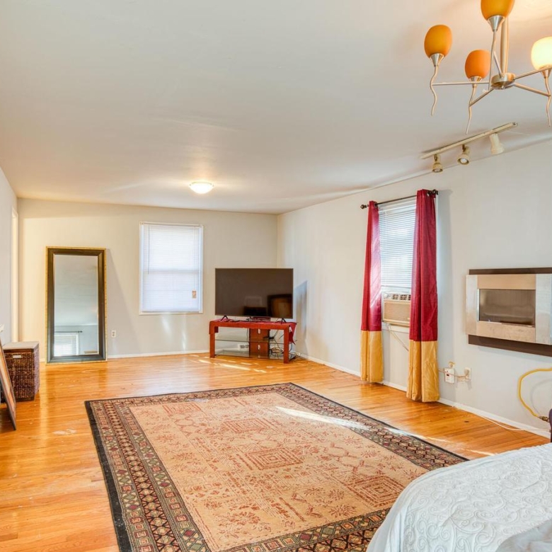 2207 Owens Rd, Oxon Hill, MD