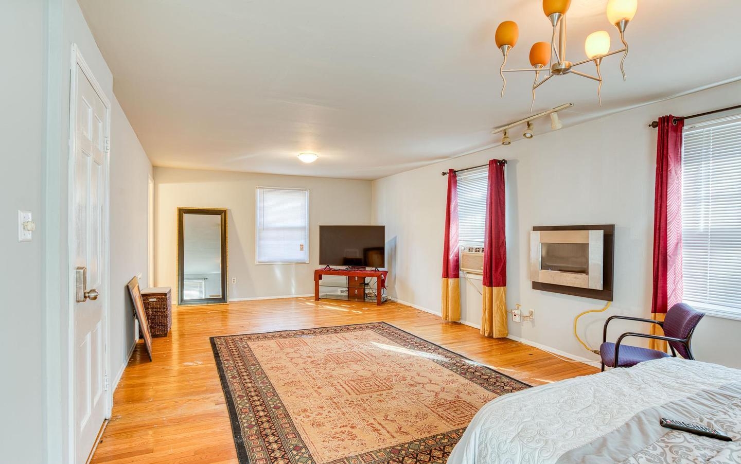 2207 Owens Rd, Oxon Hill, MD