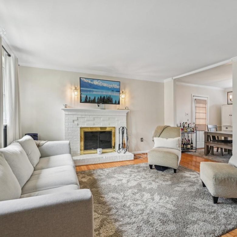 5800 Delta Ln, Suitland, MD