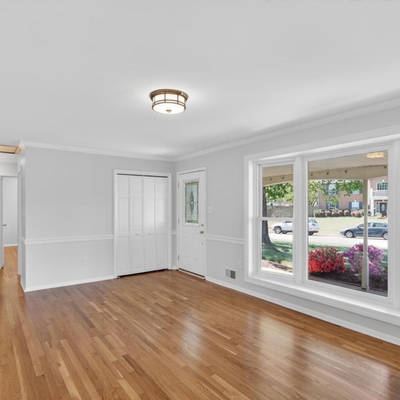6824 Constance Dr, Springfield, VA