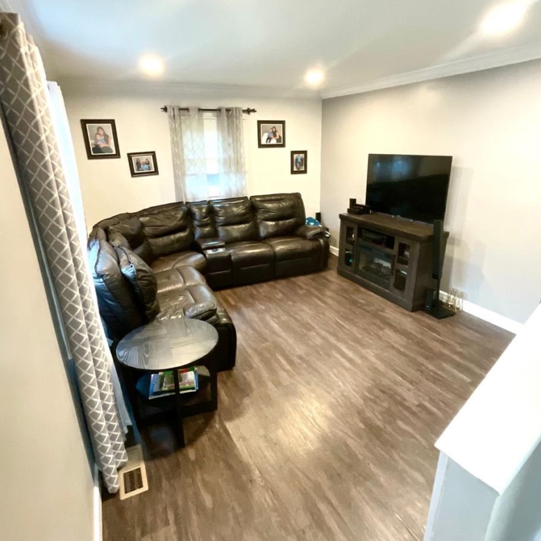 13432 Forest Glen Rd, Woodbridge, VA