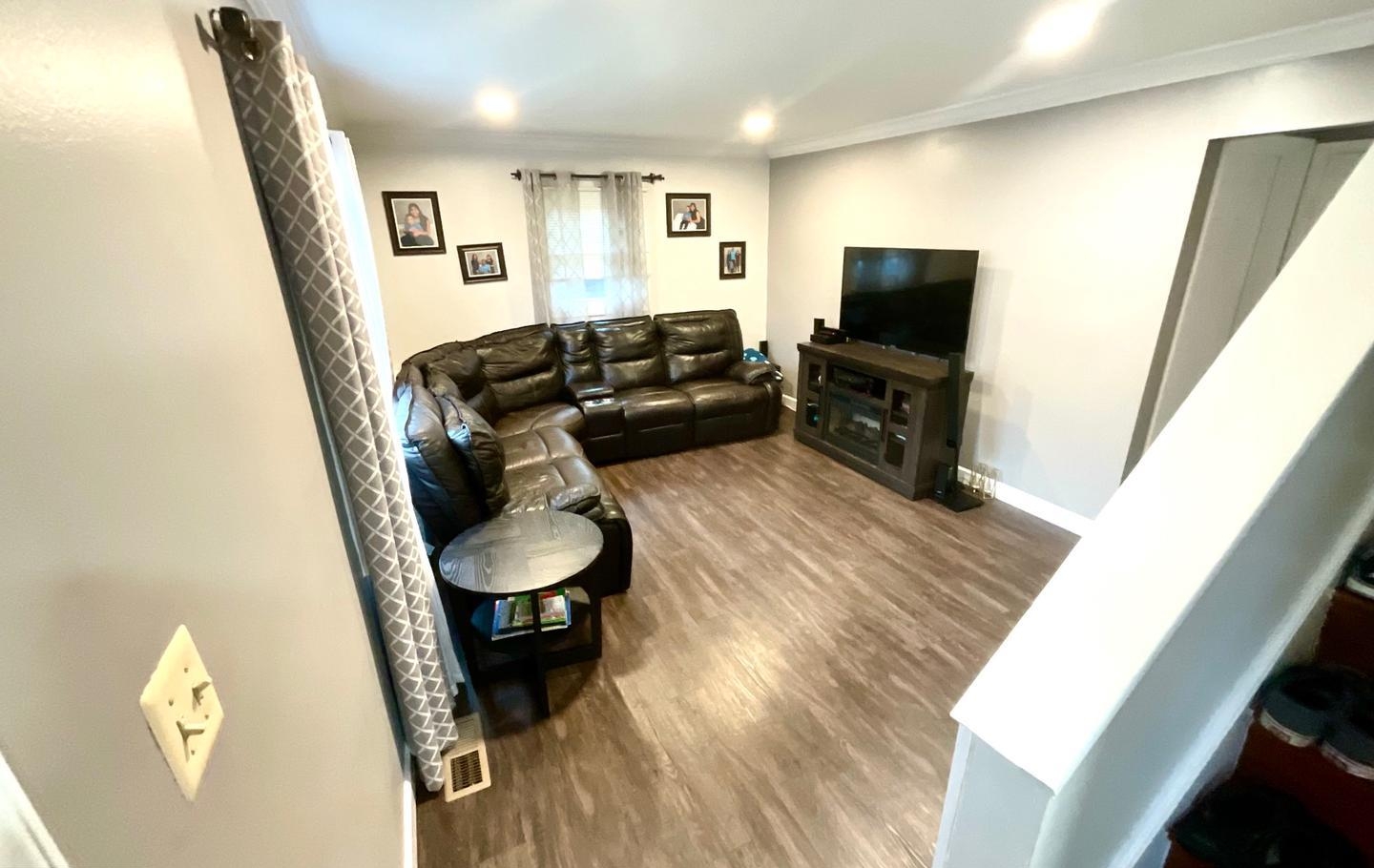 13432 Forest Glen Rd, Woodbridge, VA