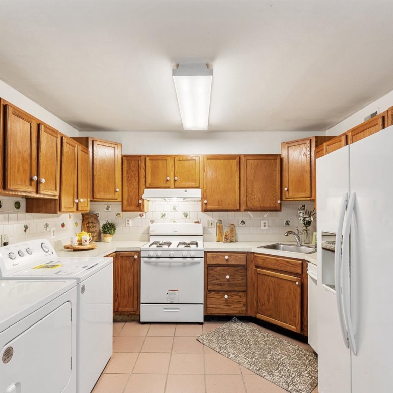 9613 Aspen Pl, Manassas, VA