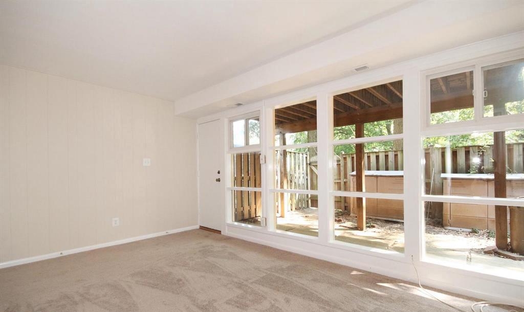 7825 Patriot Dr, Annandale, VA