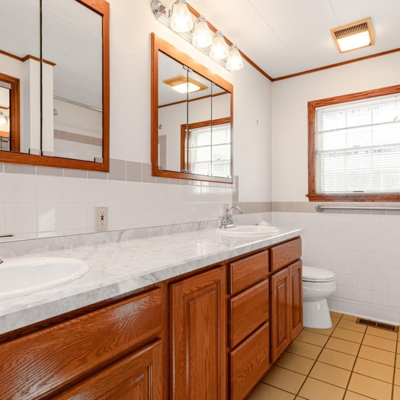 921 Palmer Rd, Fort Washington, MD