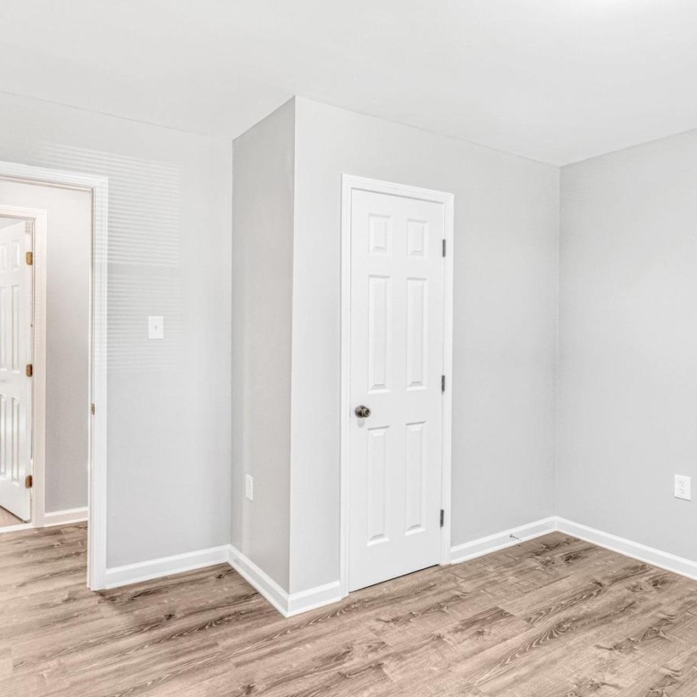 19005 Queen Dr, Triangle, VA
