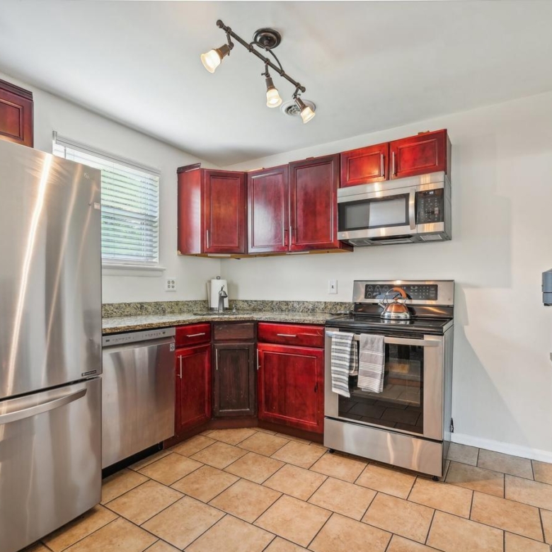 5800 Delta Ln, Suitland, MD