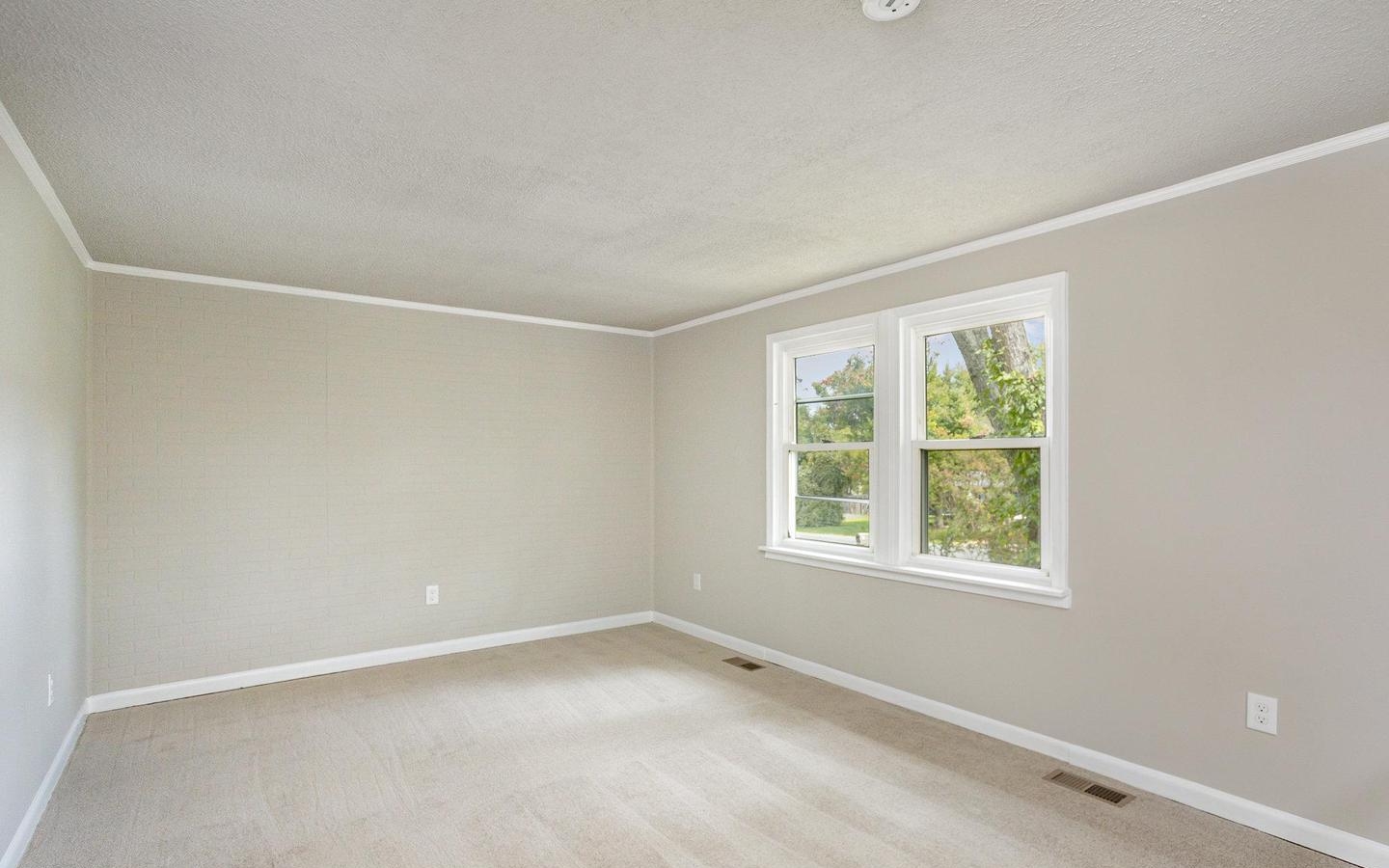 108 Oakridge Dr, Stafford, VA
