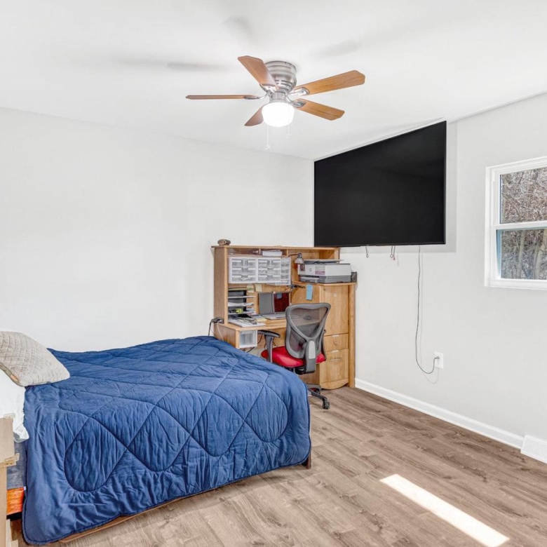 19005 Queen Dr, Triangle, VA