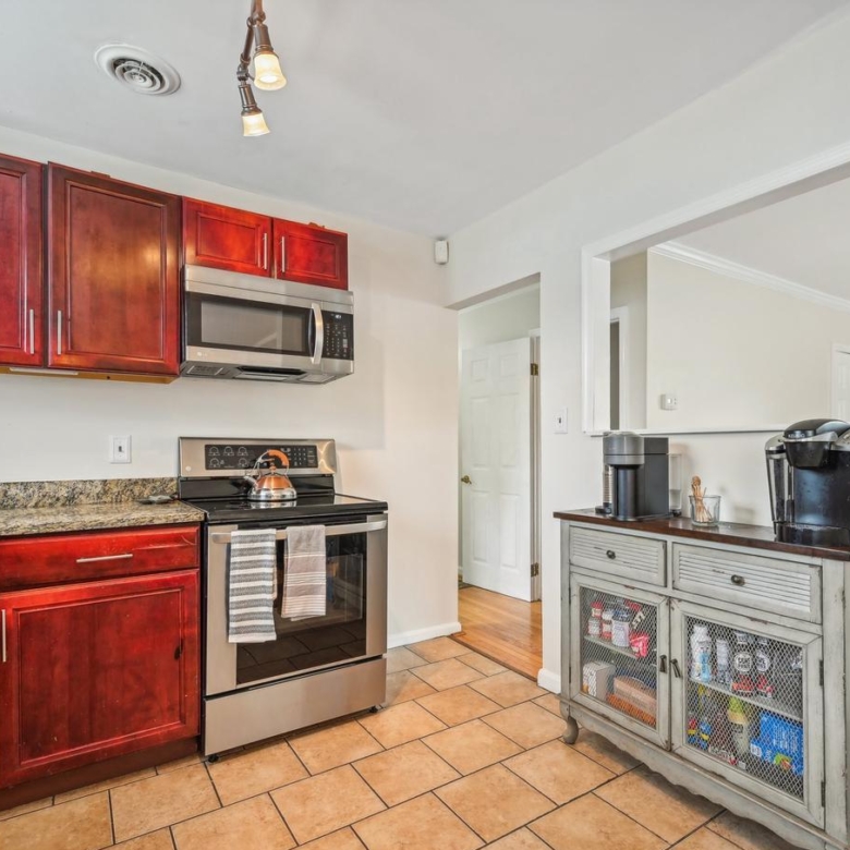 5800 Delta Ln, Suitland, MD