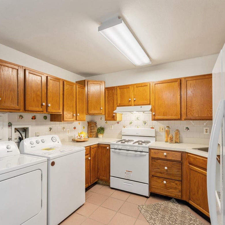 9613 Aspen Pl, Manassas, VA