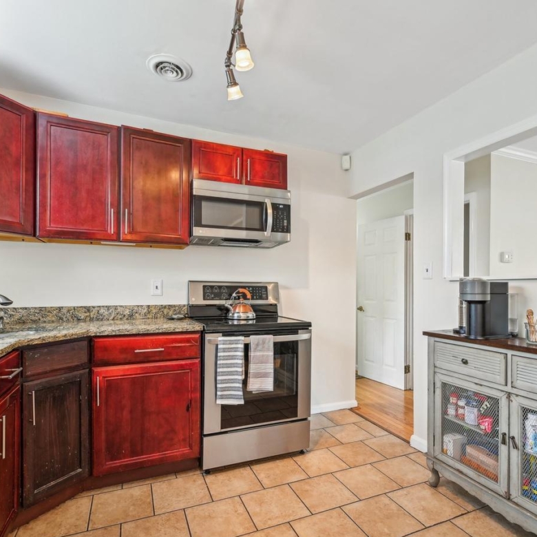 5800 Delta Ln, Suitland, MD