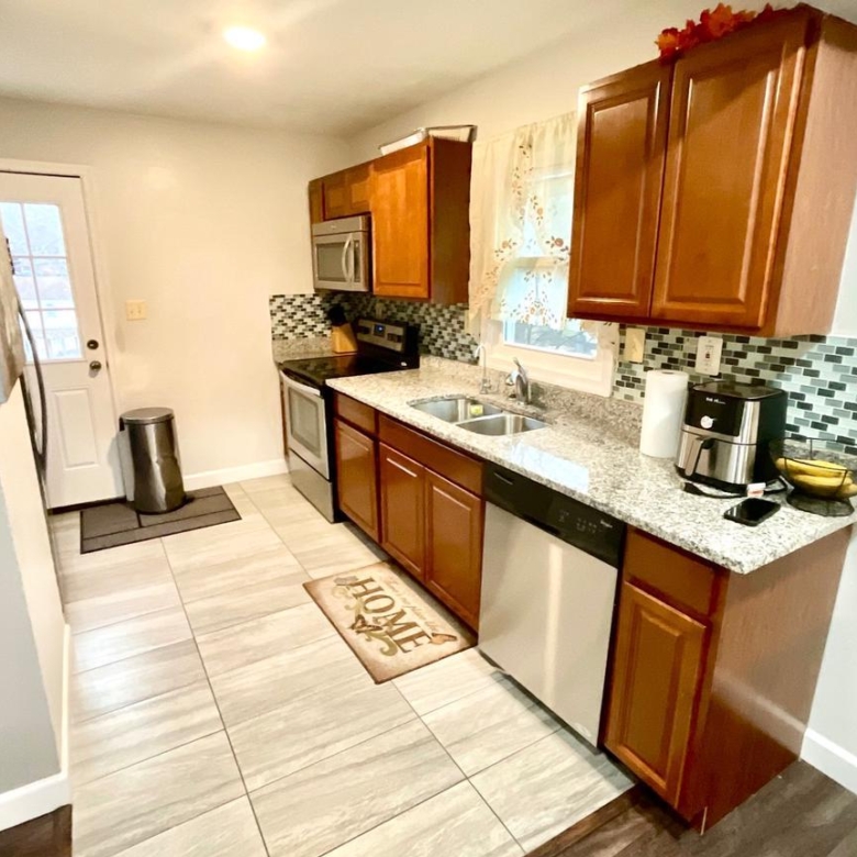 13432 Forest Glen Rd, Woodbridge, VA