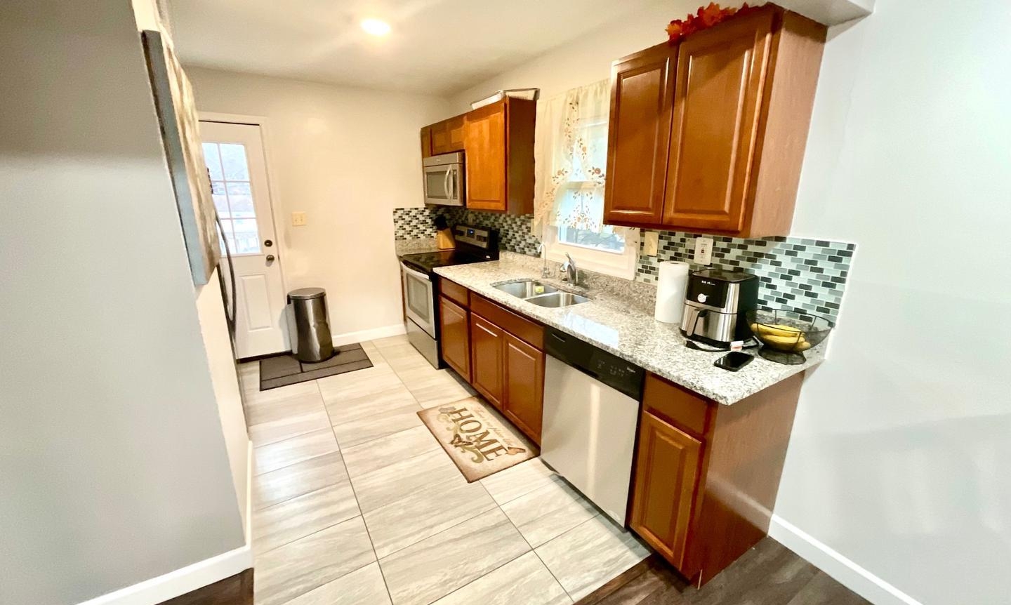 13432 Forest Glen Rd, Woodbridge, VA