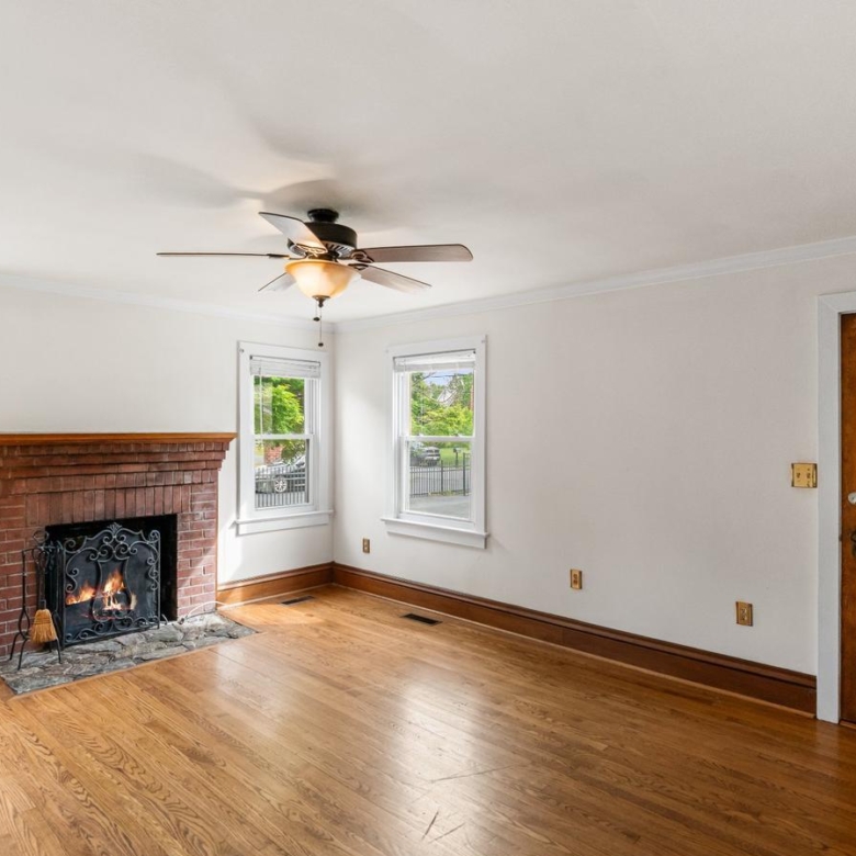 13406 Woodbridge St, Woodbridge, VA